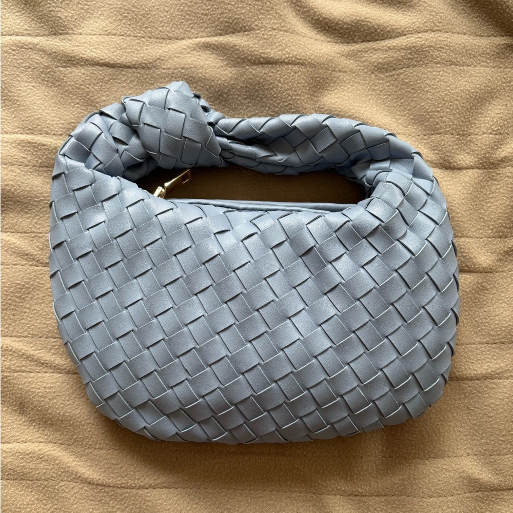 Urban Expressions Tracy Woven Handbag in Periwinkle